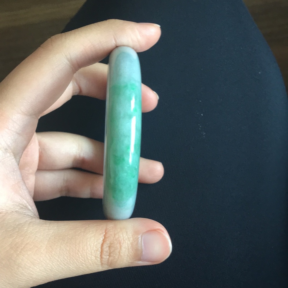 jade bracelet